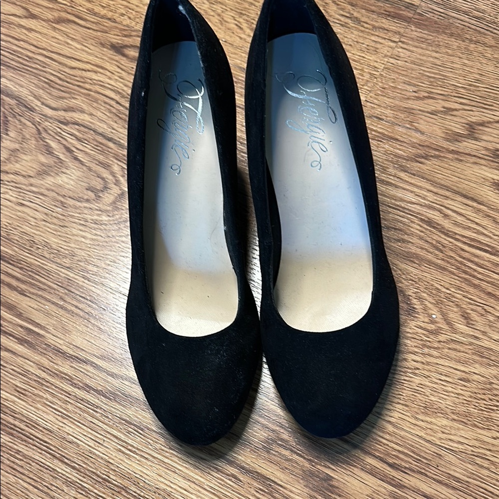 Fergie black suede wedge heel. Great for work or date night. Super comfy